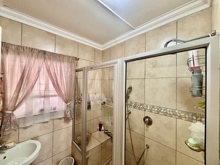 4 Bedroom Property for Sale in Wilkoppies North West